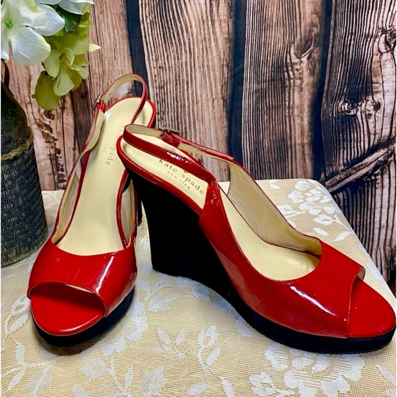 Kate Spade ♠️ Stunning Red & Black Patent Wedges Size 9 - Picture 1 of 8